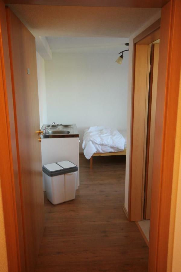 Biberach-Riss-Zimmer-Frei, Einzel-Zimmer Bad Kueche Birkenhard Exterior photo